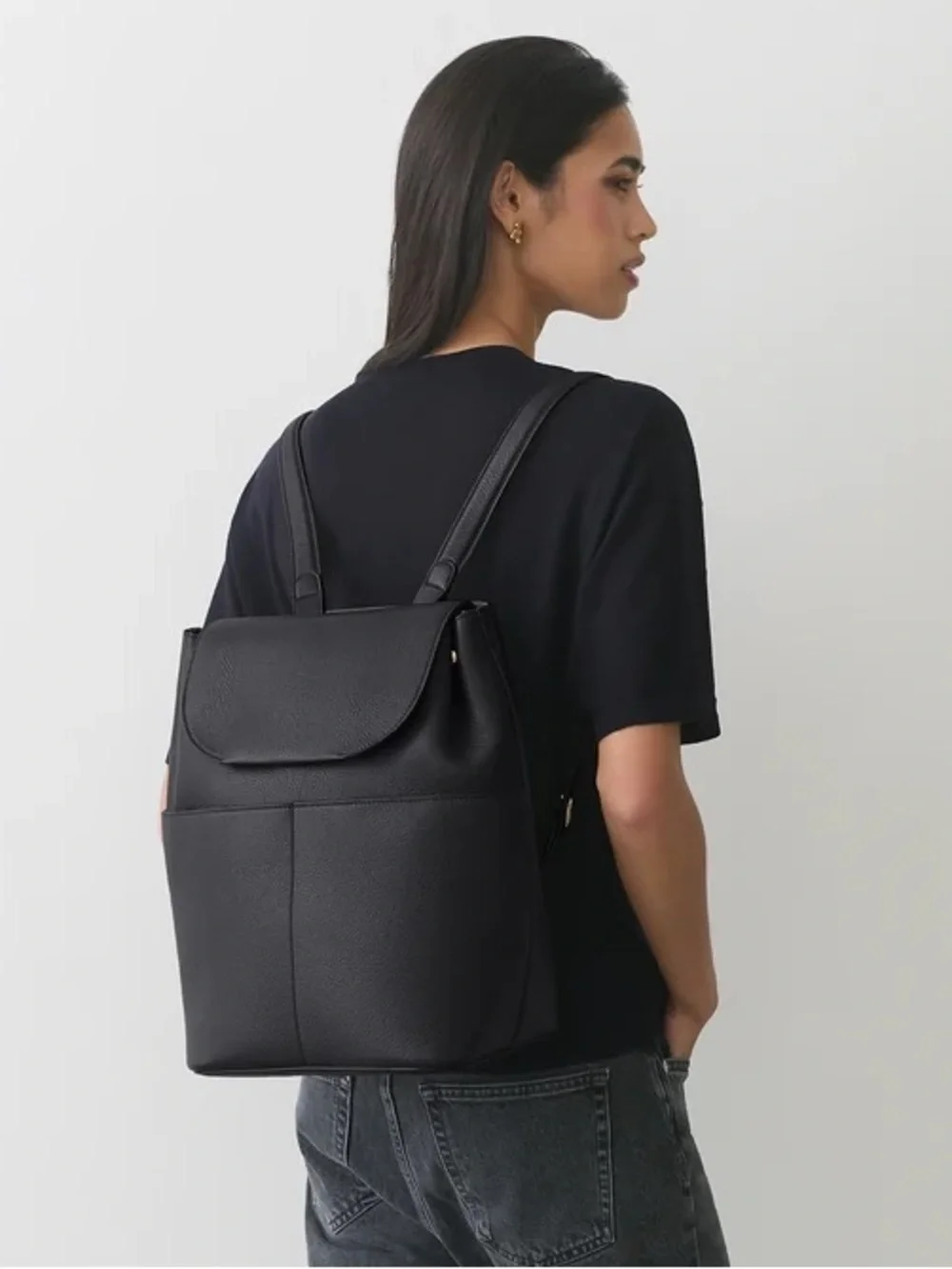 Cuyana Leather Backpack 13-inch Black